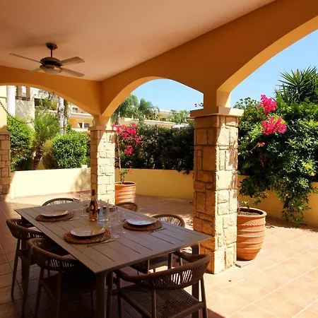Breeze * Mandria (Paphos)
